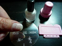 9. техника нанесения рисунков на ногти при помощи штампинга (стэмпинга)